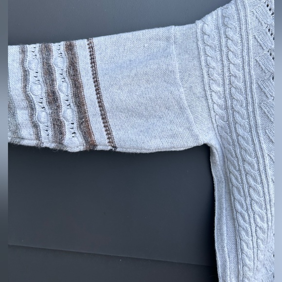 Cozy Gray Cable Knit Sweater - L - Picture 4 of 6